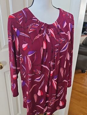 Liz Claiborne Brand Women's Plus Burgundy Leaf-Print Blouse Size 0X